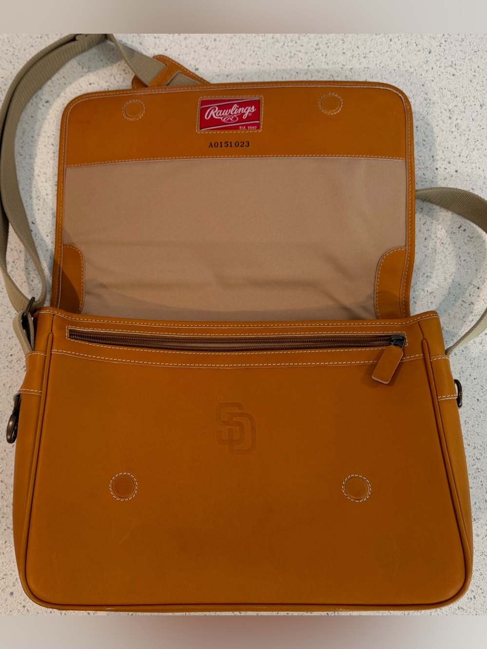 Rawlings San Diego Padres Genuine Leather Messenger Bag